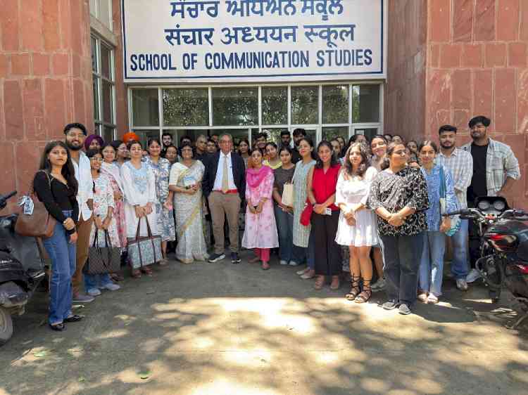 Eminent Journalist Shyam Bhatia addresses School of Communication Studies students at Orientation Week