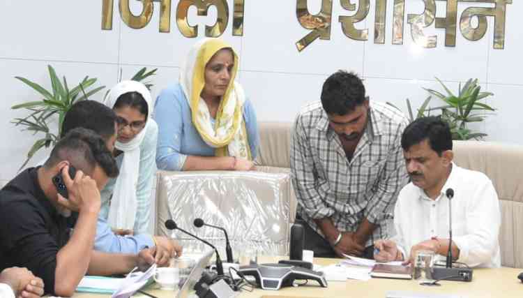 जिप सीईओ ने नागरिकों को शुद्ध पेयजल आपूर्ति सुनिश्चित करने के निर्देश दिए