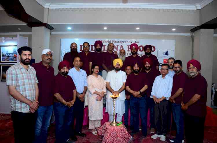 Cabinet Minister Hardeep Singh Mundian inaugurates two-days photo exhibition 'One Thousand Words' by Ludhiana Photojournalist Association