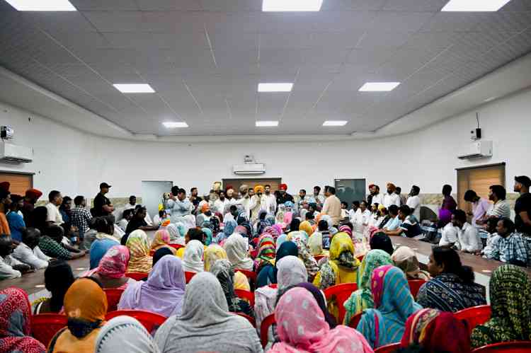 Cabinet Minister Sond and Chairman Dalit Development Board address sanitation workers’ concerns