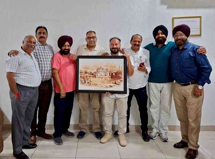 Pawan Dewan Felicitates NRI Inder Mohan Singh Thind