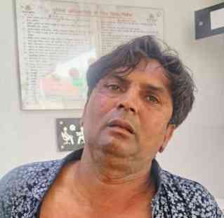 Rajesh Khimji from Gujarat's Rajkot attacks Delhi CM during Jan Sunvai