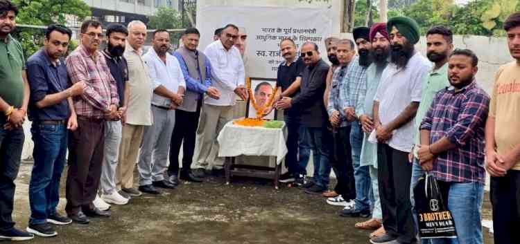 Tributes paid to Former Prime Minister Rajiv Gandhi