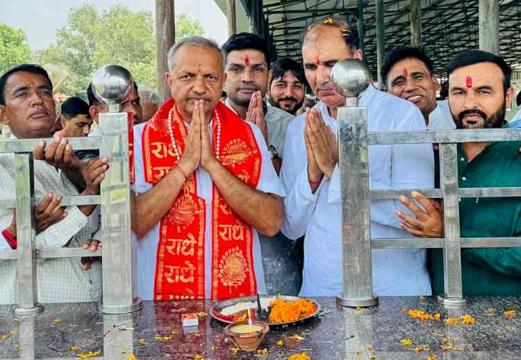 चौबीसी के ऐतिहासिक चबूतरे पर पहुंचे महम विधानसभा प्रभारी सुनील सांगवान