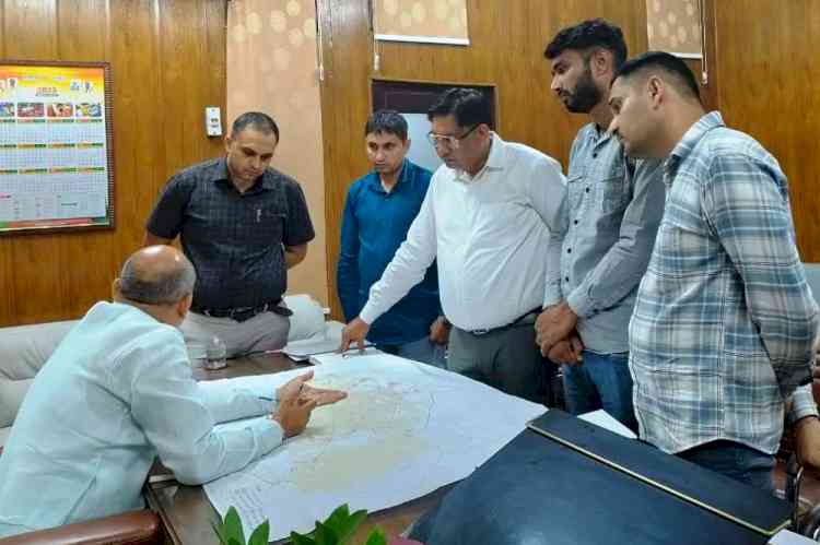 मेयर ने की सम्पत्तिकर एंव भवन शाखा के कार्यो की समीक्षा