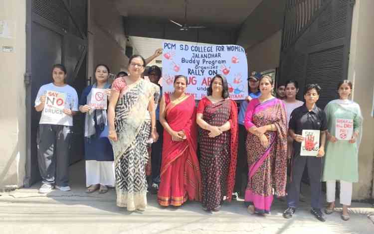 PCM SD College for Women Spreads Awareness under Nasha Mukt Bharat Abhiyan