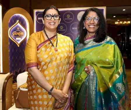 Smriti Irani is truly humbled to have met musical icon Kavita Krishnamurti