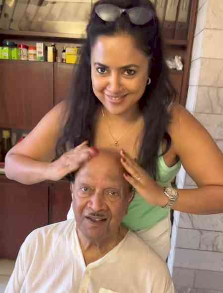 Sameera Reddy reveals the true source of her crazy spirit on her father's birthday