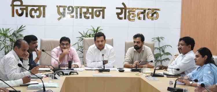 उपायुक्त सचिन गुप्ता ने नगर को स्वच्छ व सुंदर बनाने के लिए कार्य योजना तैयार करने के निर्देश दिए