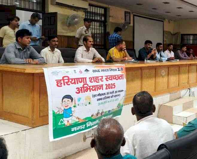 विशेष अधिकारी (स्वच्छता) ने दुकानों व व्यापारिक प्रतिष्ठानों में कचरे के लिए डस्टबिन रखने का आह्वान किया
