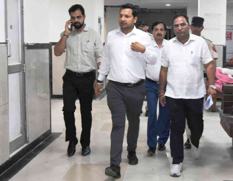 डीसी सचिन गुप्ता ने नागरिक अस्पताल के नवीनीकरण कार्य का निरीक्षण किया