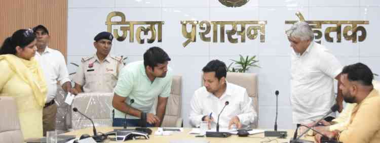 DC Sachin Gupta directs to properly resolve every citizen’s grievance in Samadhan Shivir