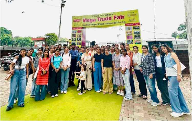 UIFT & VD Students Explore Global Textiles and Trends at the 3rd India International Mega Trade Fair