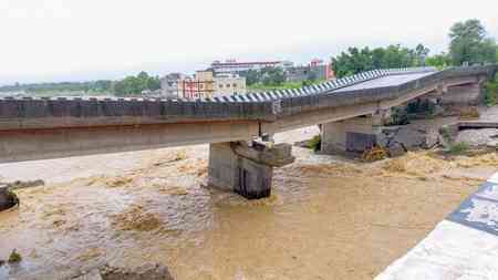 Life remains adversely affected in Jammu division, Jammu-Srinagar highway closed for 5th day, rail traffic completely disrupted