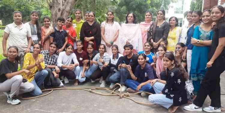 रस्साकशी प्रतियोगिता में सुभाष चंद्र बोस टीम बनी विजेता