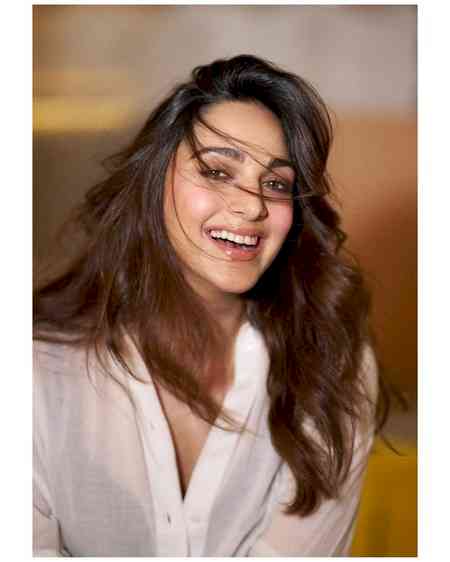 Kiara Advani, Karan Johar call Param Sundari co-stars Sidharth and Janhvi a 'gorgeous pair'