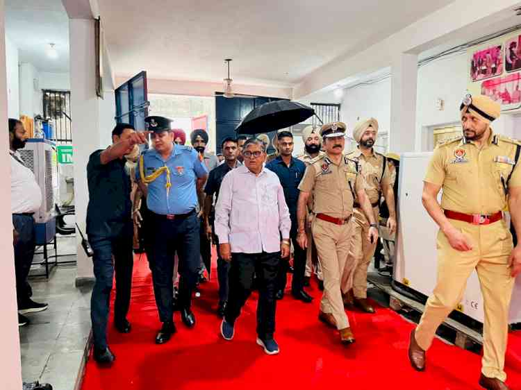 Punjab Governor visits women's jail in Ludhiana