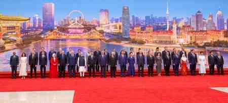 Xi Jinping, spouse host banquet for foreign guests attending 2025 SCO Summit
