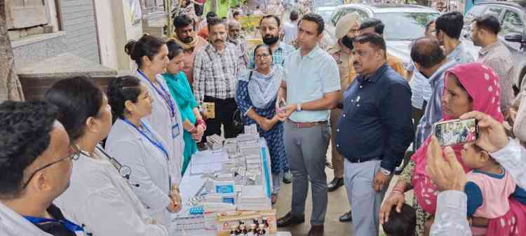 Punjab Special Secretary Health reviews flood relief medical services in Ferozepur