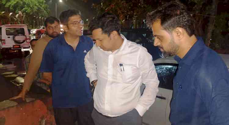 DC Sachin Gupta inspects drainage works during late-night rains; instructs to take necessary steps for Permanent solution for drainage in identified areas