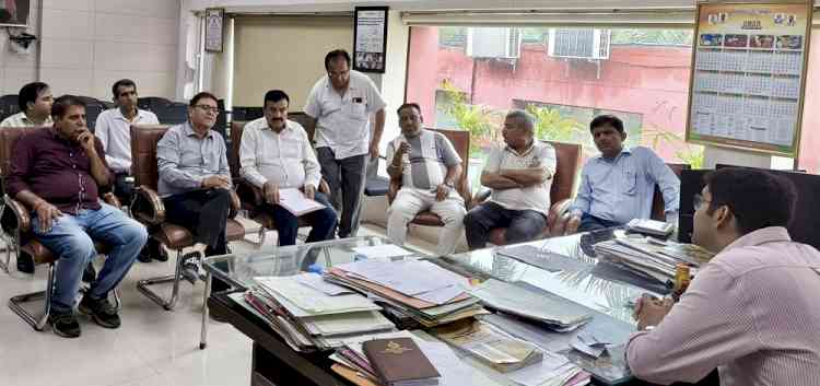 बाजारों से दो बार कूड़ा उठाने आयेंगी निगम की गाड़ियां