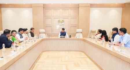 Maha cabinet clears amendments to Factories Act, Shops and Establishments Act 