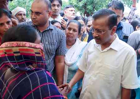 Kejriwal meets flood-affected families in Delhi, appeals Centre for swift support 