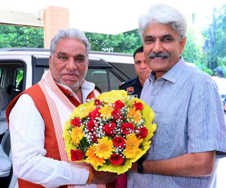 कैबिनेट मंत्री कृष्ण लाल पंवार ने शिक्षक दिवस पर शिक्षकों को दी बधाई