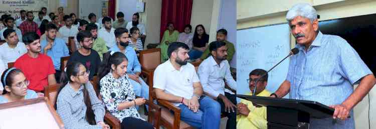 टीचिंग एंड लर्निंग बियोंड क्लास रूम का माइंडसेट विकसित करें विद्यार्थी व शिक्षकः कुलपति प्रो. राजबीर सिंह