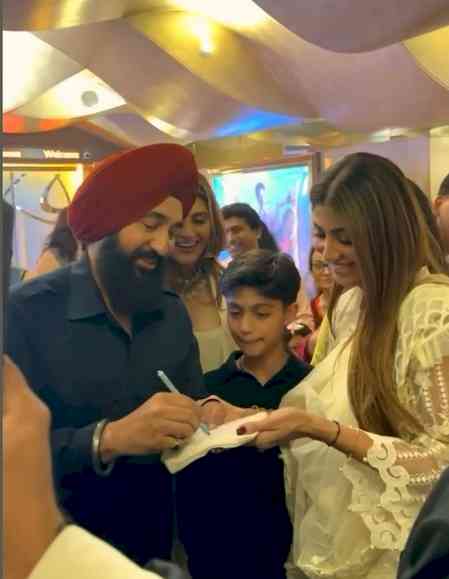 Shilpa Shetty gets her ‘first autograph’ from her ‘forever hero’ Raj Kundra
