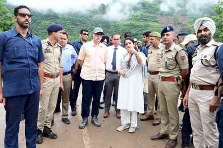 J&K CM visits flood-affected areas in Anantnag district