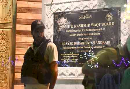 J&K: Leaders condemn ‘vandalism’ of national emblem plaque at Hazratbal Dargah