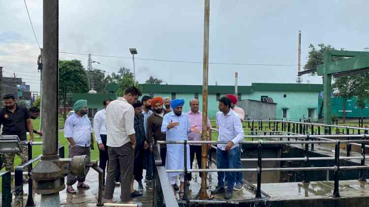 MLA Grewal, MC Chief inspect different areas in East constituency; issue necessary directions to avoid waterlogging 