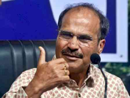 Rly Minister urged to install toilets in EMU-MEMU trains on Kolkata-Sealdah-Lalgola route