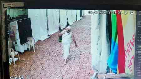 Delhi Police arrest accused in theft of Rs 1 cr gold Kalash from Red Fort Jain event