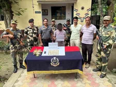 BSF arrests smuggler, seizes gold valued at Rs 5cr along India-B'desh border