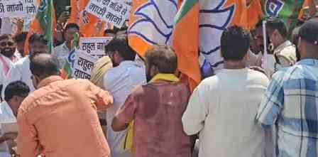 Rahul Gandhi go back: BJP stages sit-in as Congress MP arrives in Rae Bareli