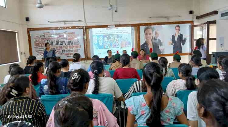 PCM S.D. College for Women Organises Awareness Seminar on Pradhan Mantri Jan Dhan Yojana