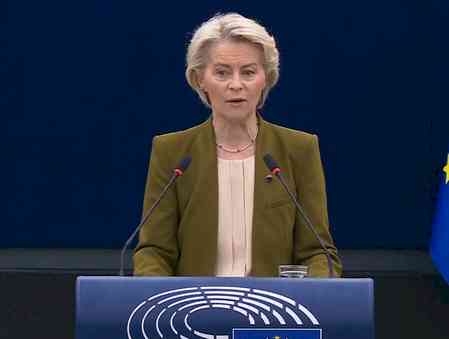 EU pushing new sanctions on Russia, expanding aid to Ukraine