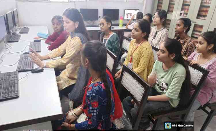 PCM S.D. College for Women Organizes Informative Session on Digital Library Resources