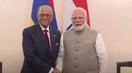 PM Modi holds bilateral talks with Mauritius PM Ramgoolam in Varanasi