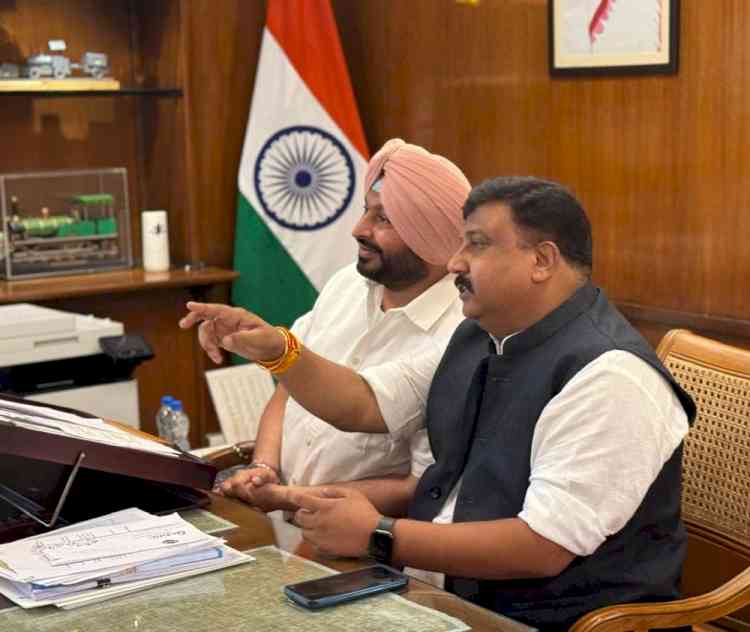 Delegation Led by Jiwan Gupta Meets Union Minister Ravneet Singh Bittu Over Railway Crossing Issues in Ludhiana West