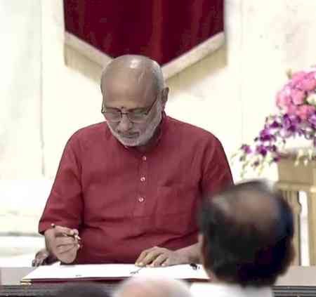 CP Radhakrishnan takes oath as 15th Vice President of India