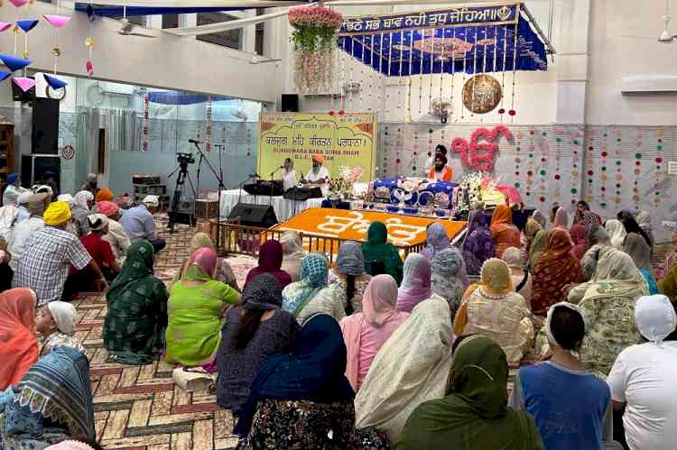 “तू मेरो मेर परबत स्वामी” और “जिन सीरिया तीने सवारिया” सुन निहाल हुई संगत