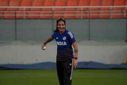2nd ODI: Renuka, Arundhati come in as Australia opt to bowl first against India