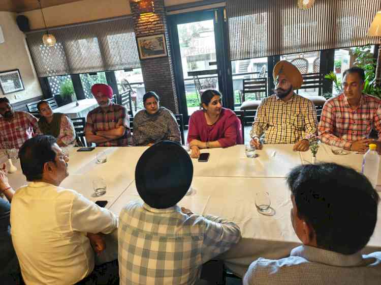 Excise & Taxation officials hold meeting with traders/shopkeepers associations to boost GST compliance and revenue