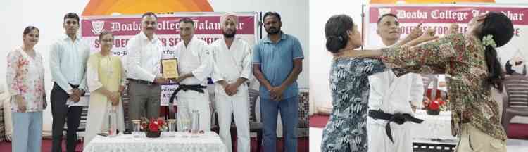 दोआबा कॉलेज में छात्राओं के लिए सैल्फ डिफैंस वर्कशॉप आयोजित