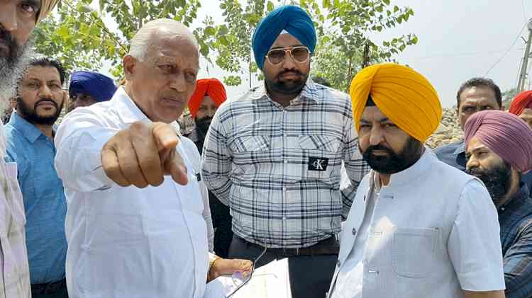 Cabinet Ministers Mundian & Goyal order additional machinery to restore Sutlej River’s course in Sasrali Colony