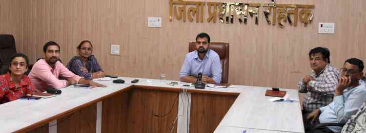 गांव व वार्ड स्तर पर होगा लाडो लक्ष्मी योजना की पात्र महिलाओं का पंजीकरणः एडीसी नरेंद्र कुमार
