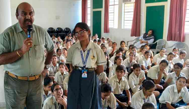 हरियाणा राज्य बाल कल्याण परिषद द्वारा स्कूली बच्चों के लिए सेमिनार आयोजित